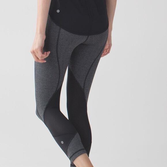 Lululemon Pace Rival Crop Giant Herringbone Black Heathered Luxtreme Mesh Rare - Picture 13 of 13